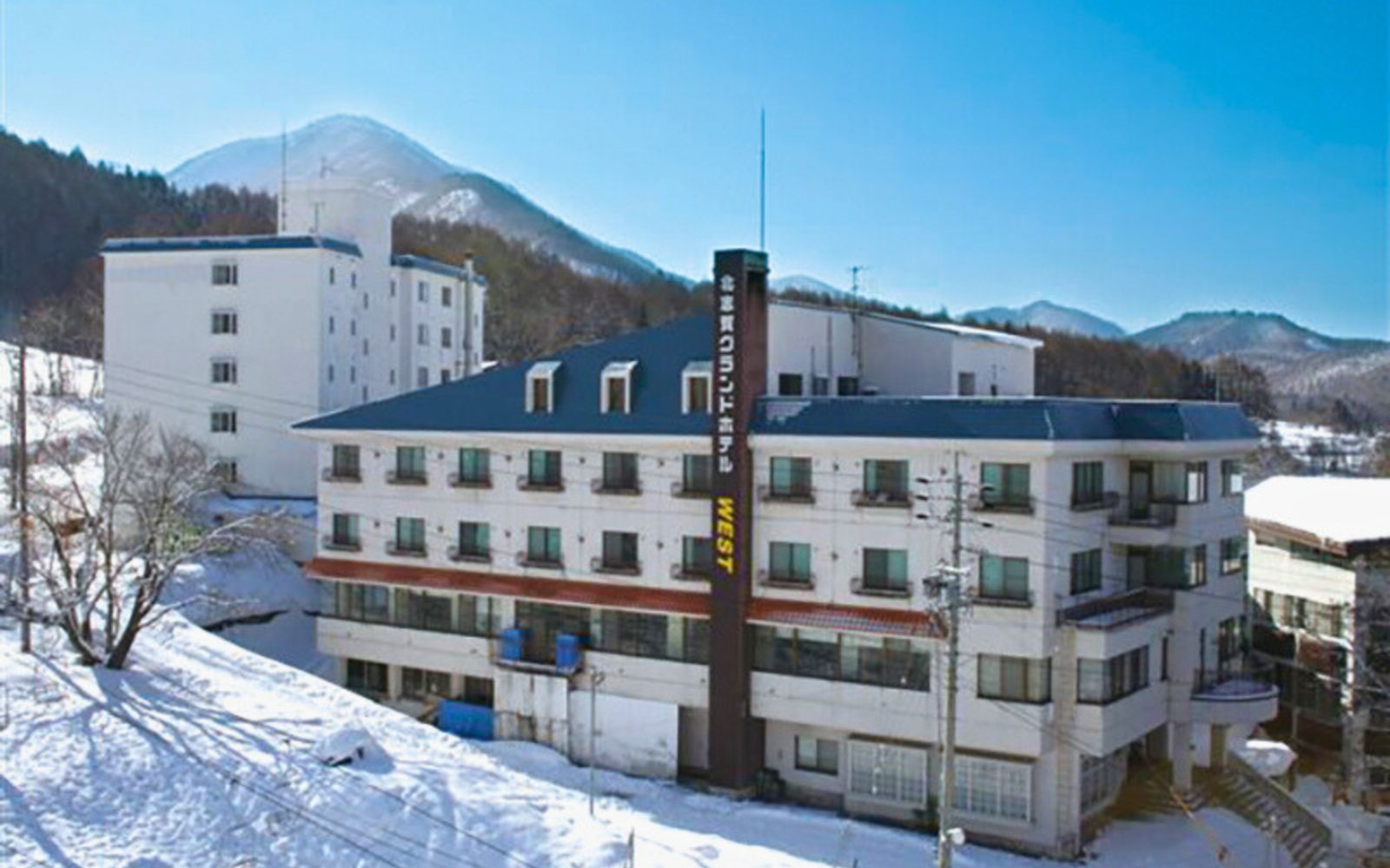 夜発宿泊付バス／北志賀グランドホテルウエスト（外観）